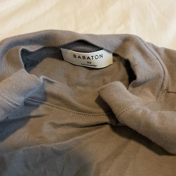 New Aritzia Babaton Shoulder Pad Tank | Crew-neck t-shirt with shoulder pads - Picture 5 of 5